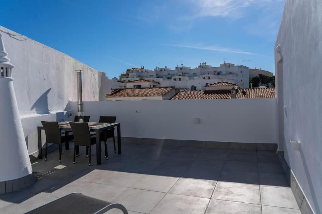 Carvoeiro Roof Top Apartment, Next To The Beach! Exteriör bild
